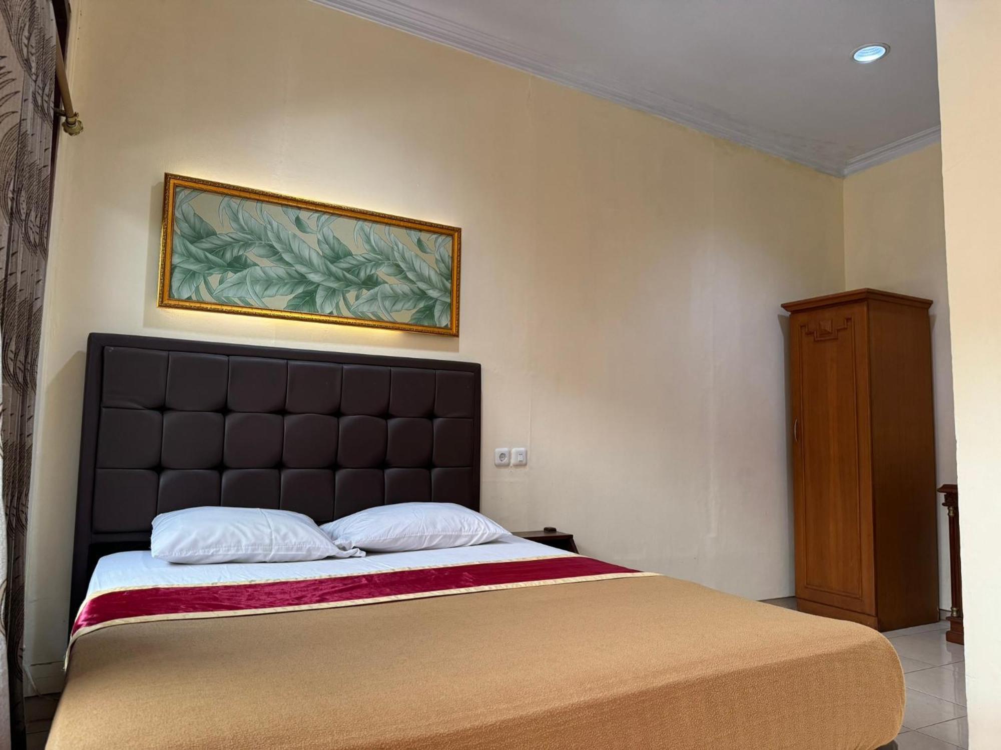 Hotel Priangan Cirebon Εξωτερικό φωτογραφία