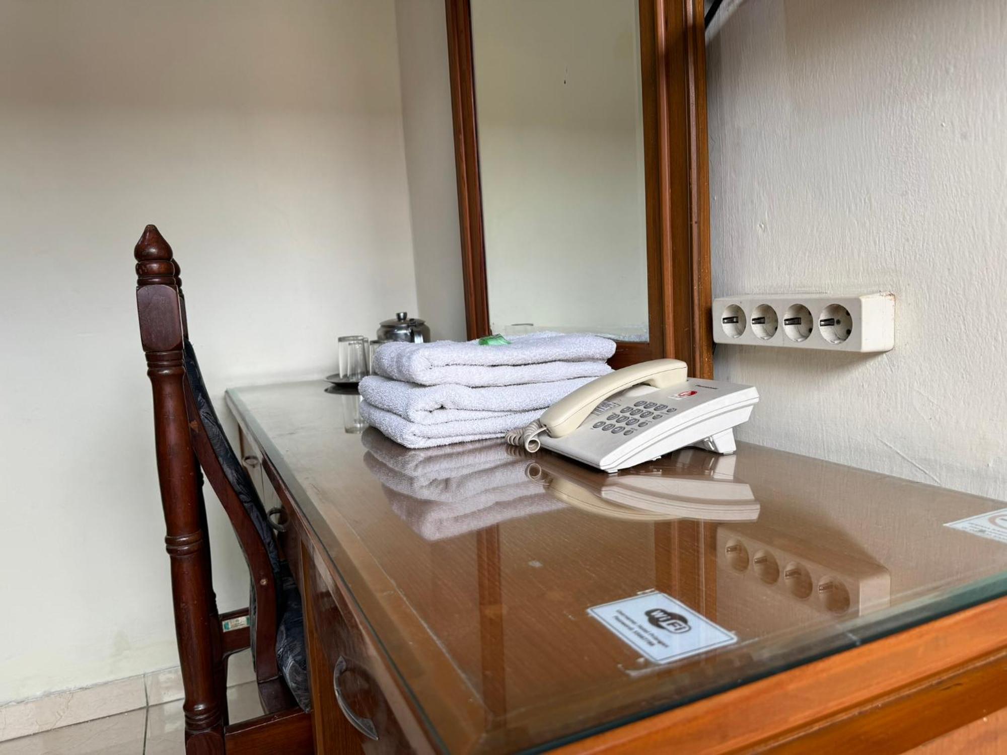 Hotel Priangan Cirebon Εξωτερικό φωτογραφία