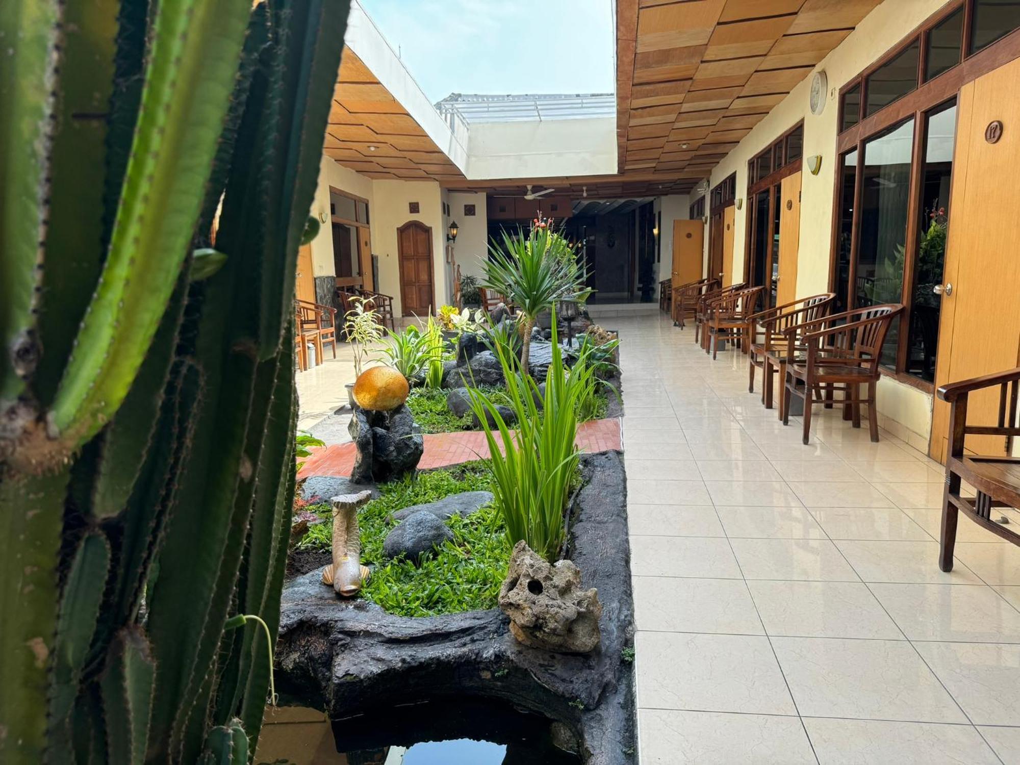 Hotel Priangan Cirebon Εξωτερικό φωτογραφία