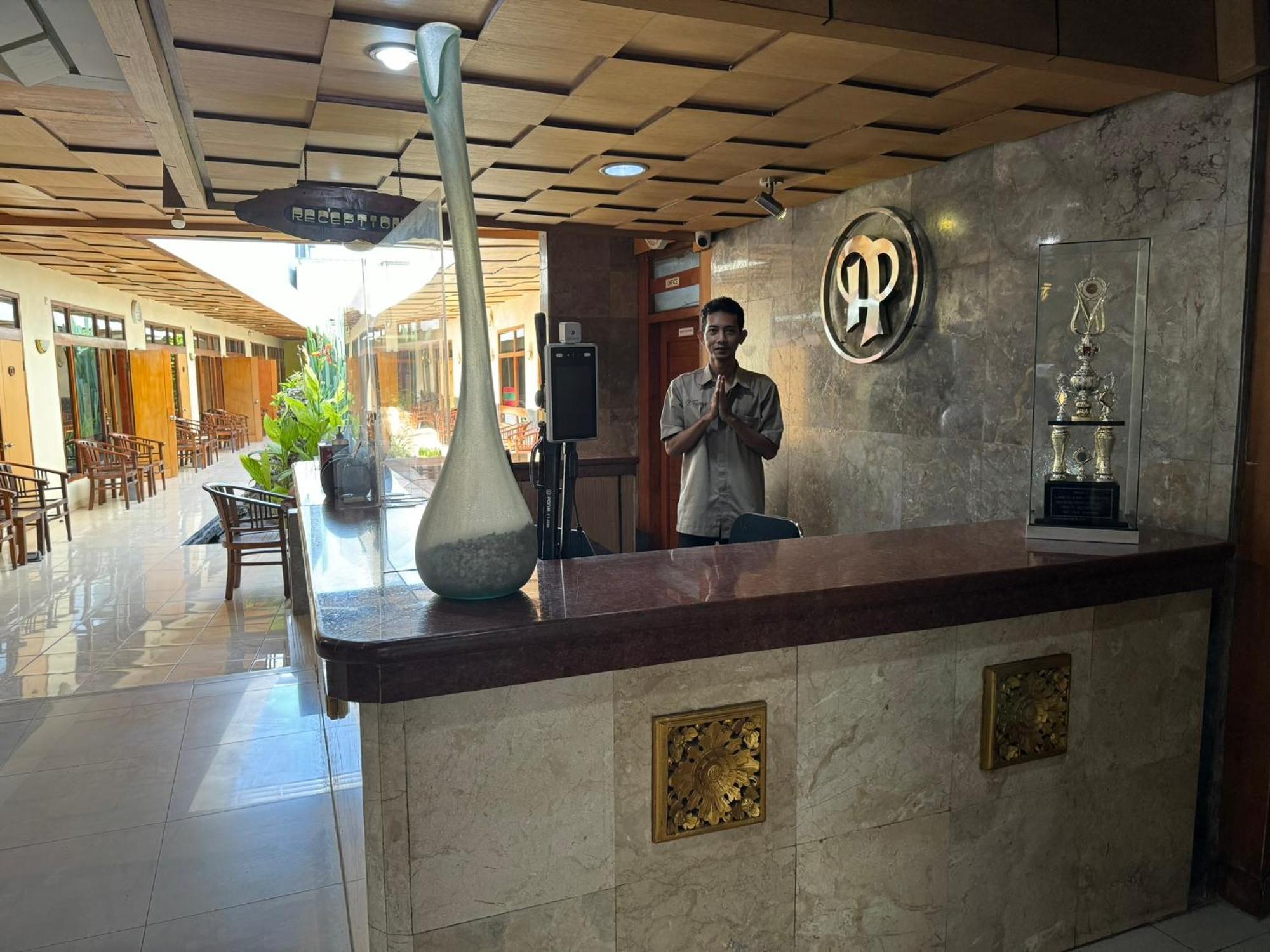 Hotel Priangan Cirebon Εξωτερικό φωτογραφία