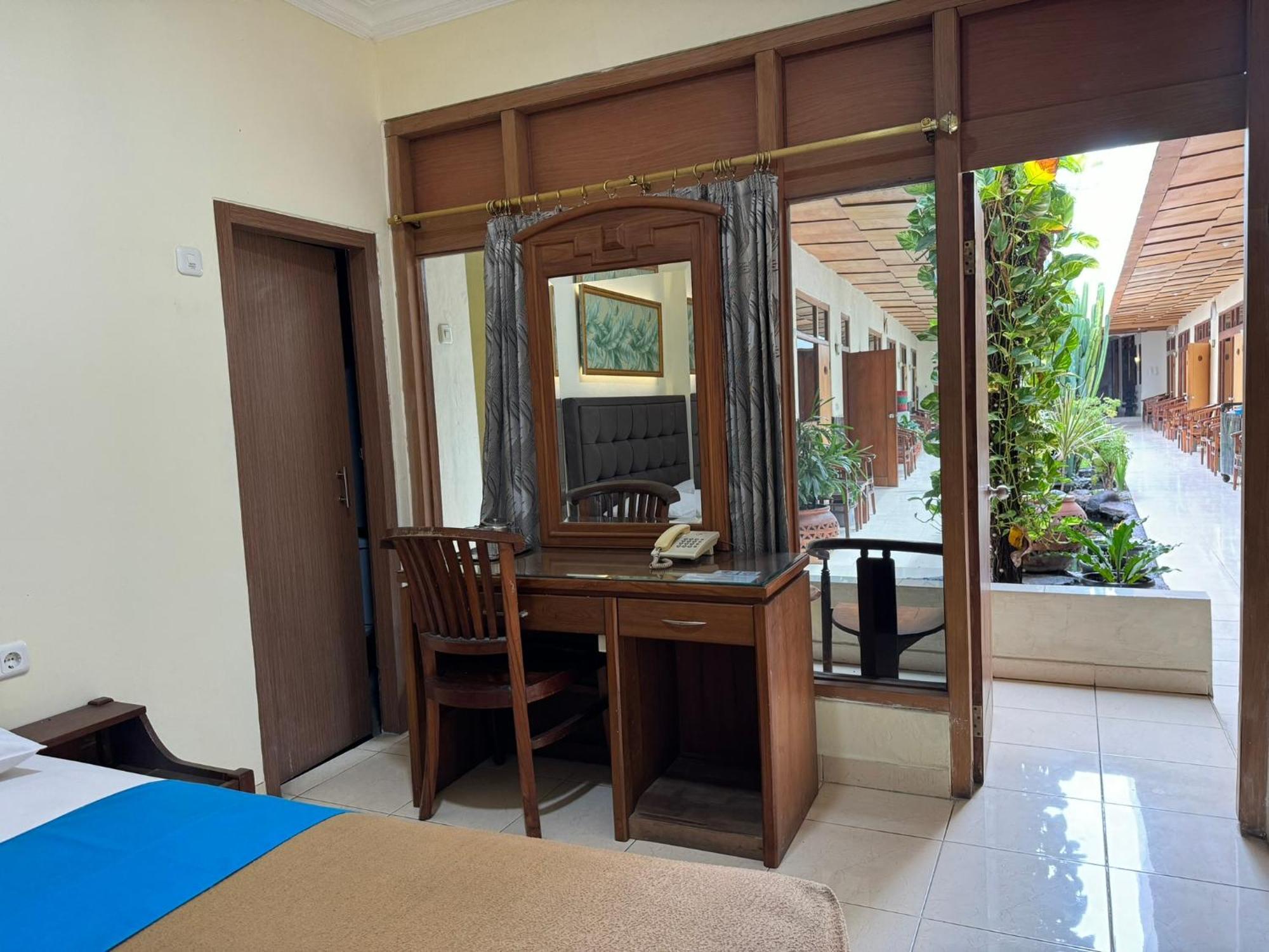 Hotel Priangan Cirebon Εξωτερικό φωτογραφία