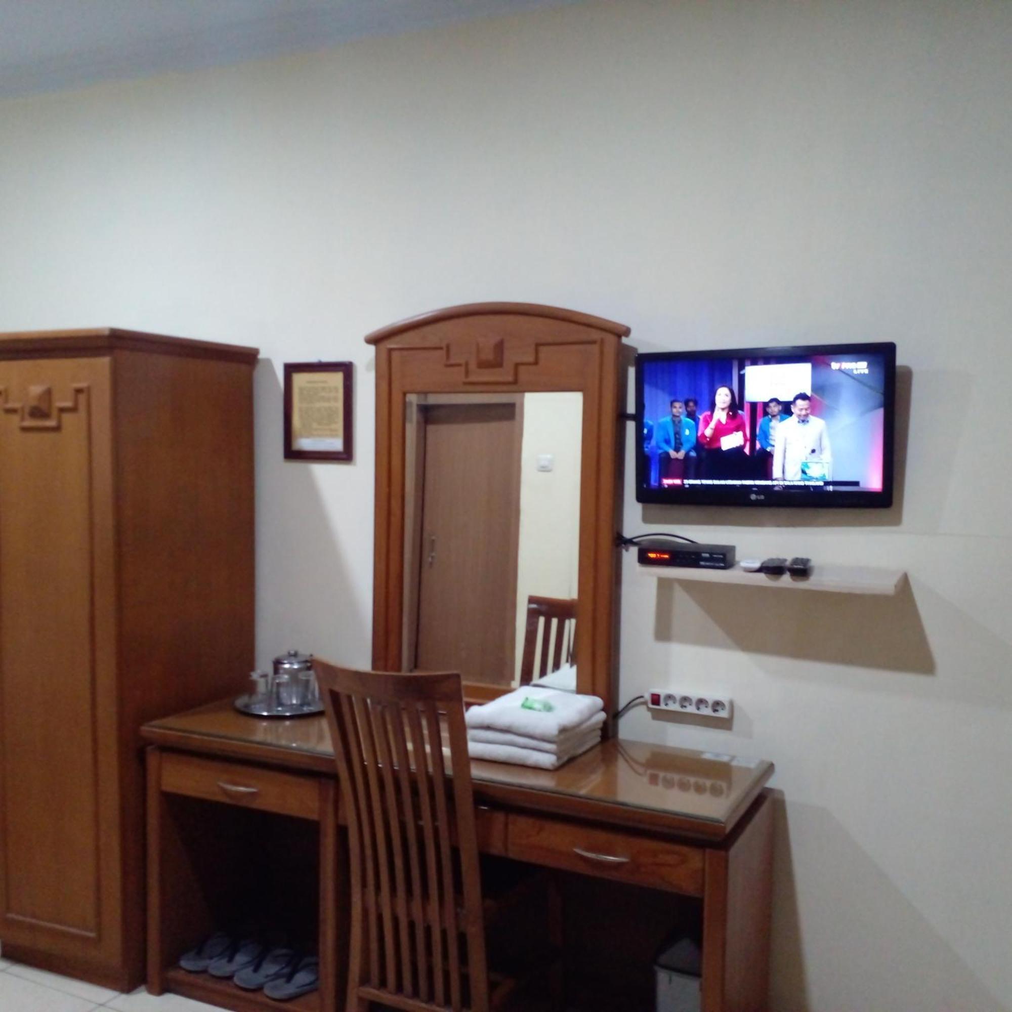 Hotel Priangan Cirebon Εξωτερικό φωτογραφία