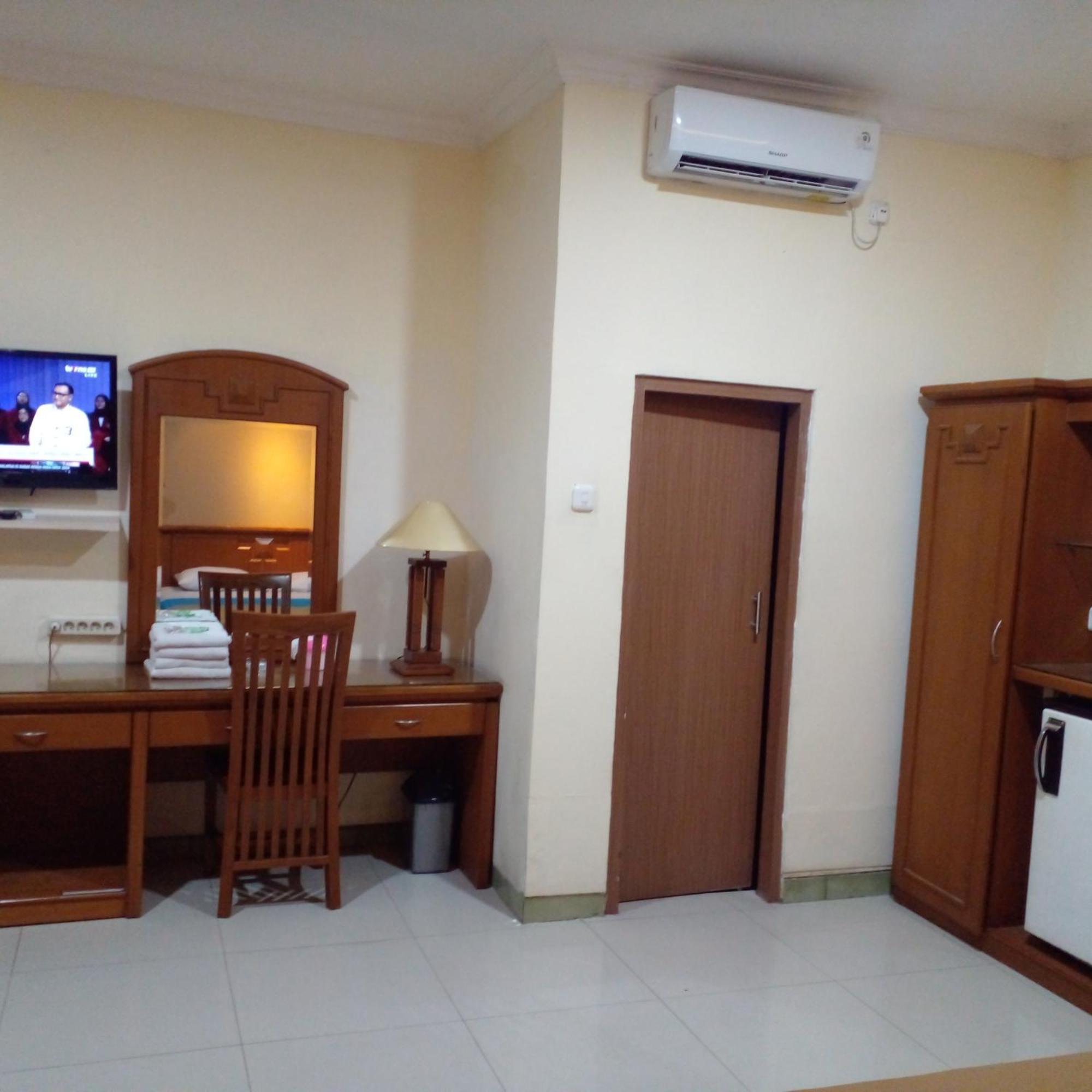 Hotel Priangan Cirebon Εξωτερικό φωτογραφία