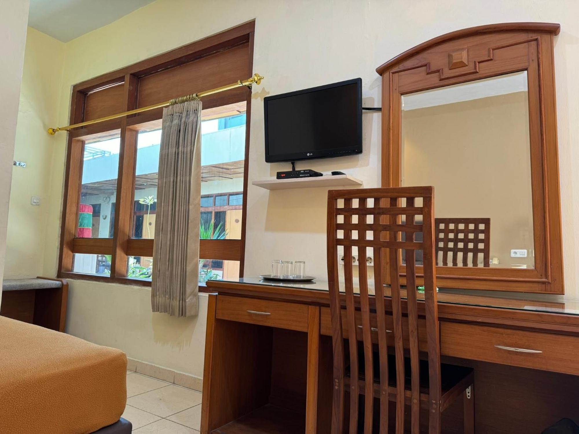 Hotel Priangan Cirebon Εξωτερικό φωτογραφία