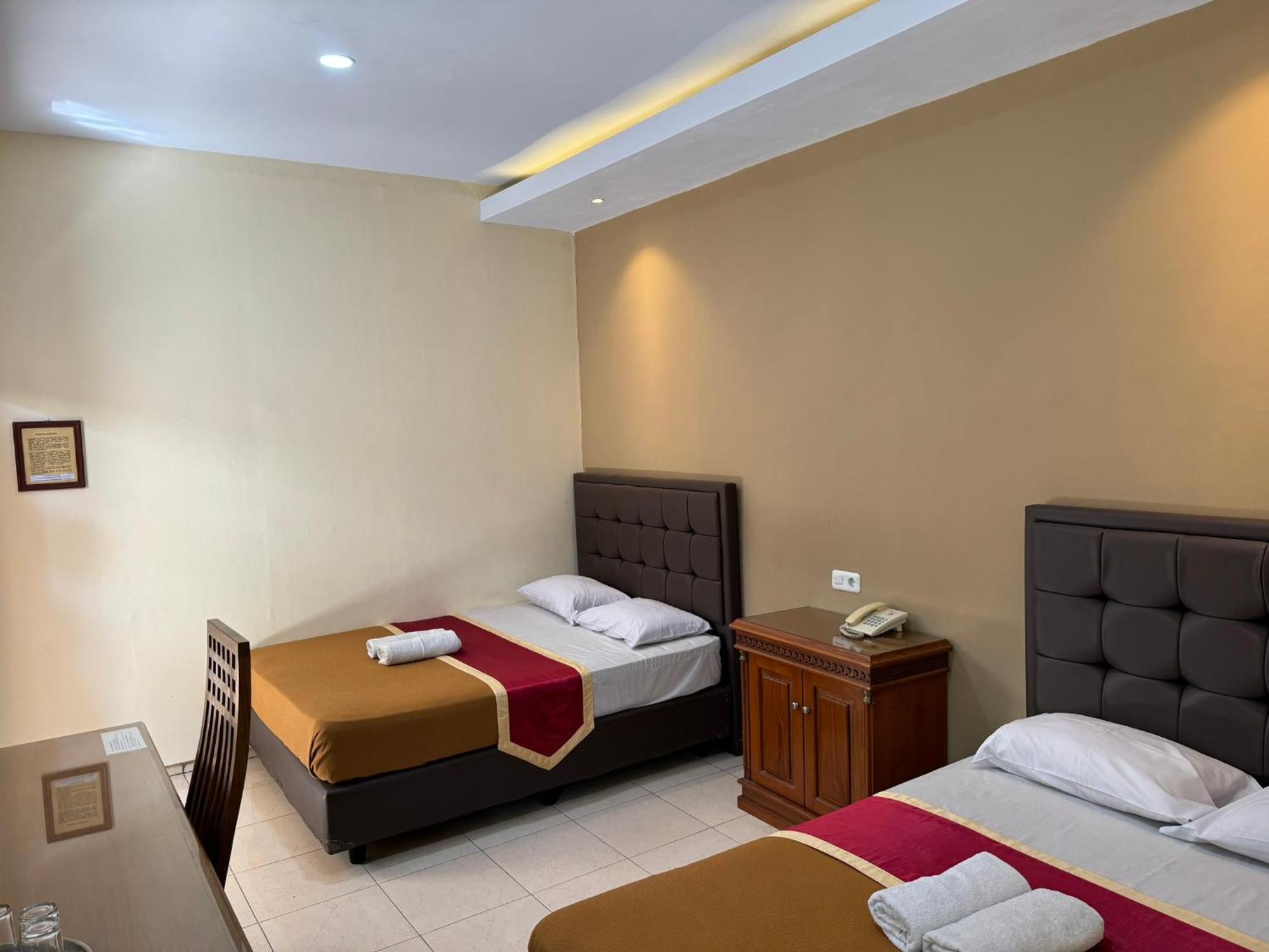 Hotel Priangan Cirebon Εξωτερικό φωτογραφία