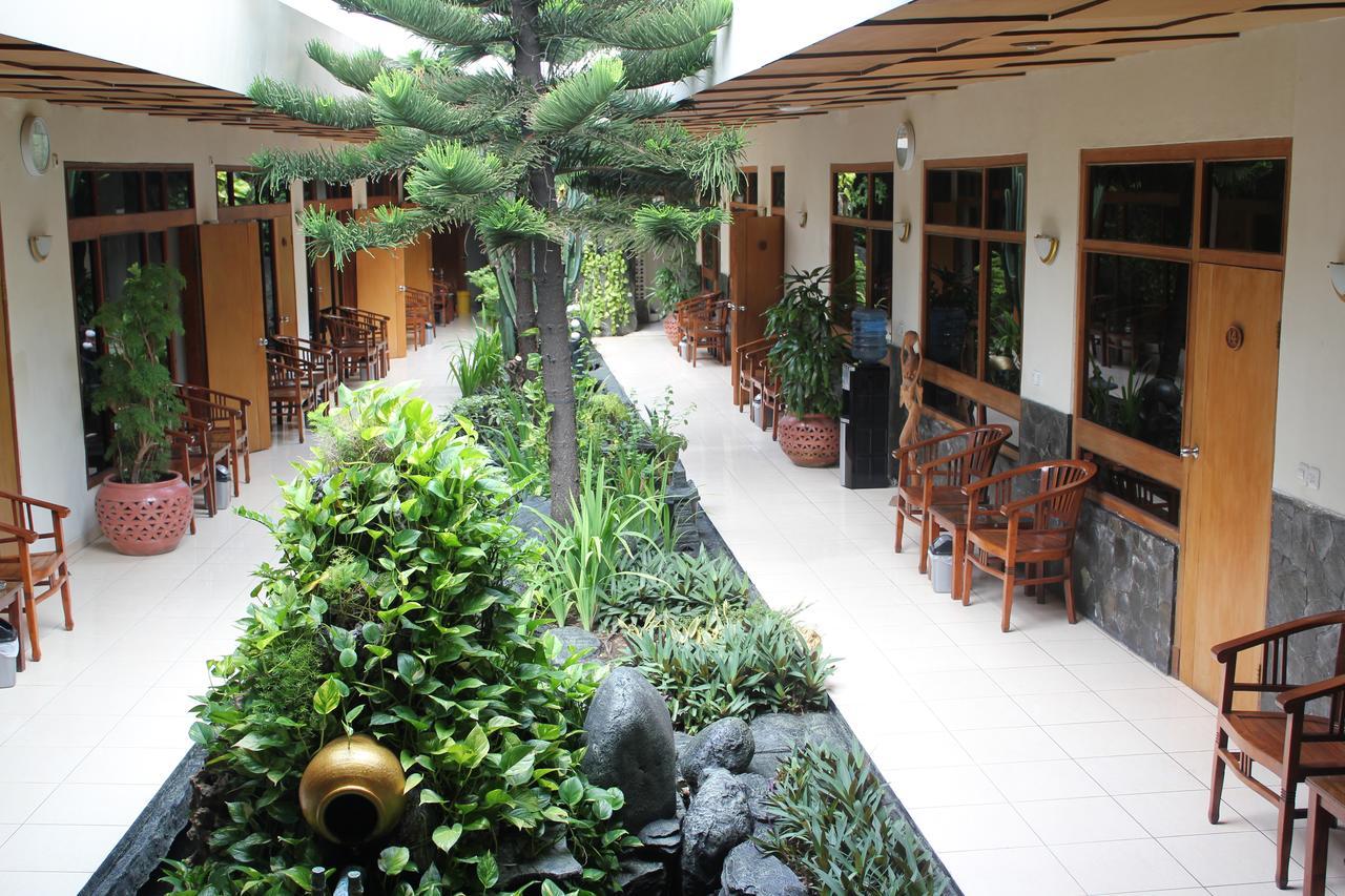 Hotel Priangan Cirebon Εξωτερικό φωτογραφία