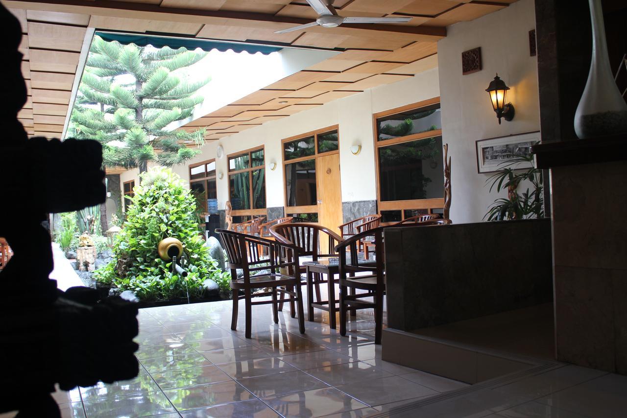 Hotel Priangan Cirebon Εξωτερικό φωτογραφία